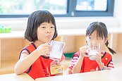 桃園「生生喝鮮乳」明年2月開辦　乳糖不耐症可選豆漿