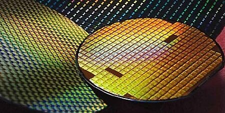 半導體晶圓測試解決方案廠漢民測試系統,預計9月17日登錄興櫃,參考價每股100元。總經理王子建表示,漢測是台灣唯一能自主研發與製造薄膜式探針卡並提供整卡解決方案的廠商。圖∕本報資料照片