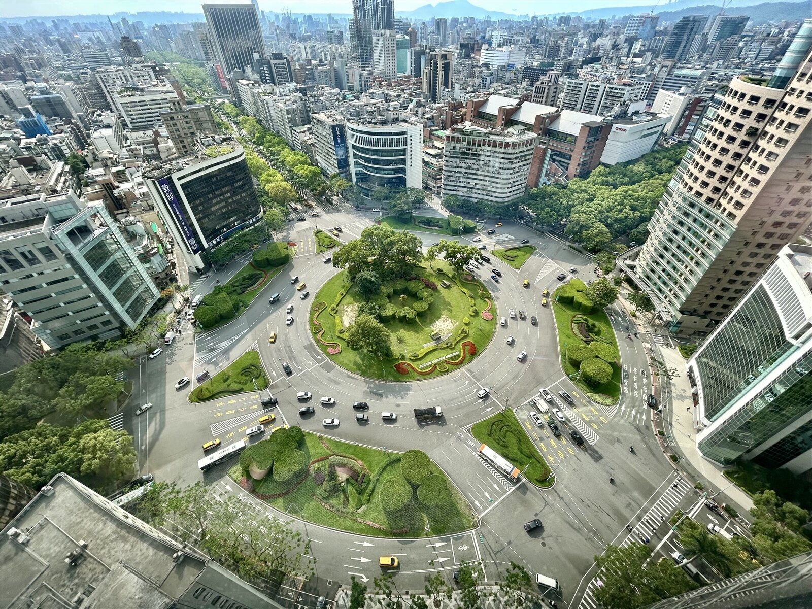 仁愛圓環車禍事故不下於公館圓環。記者胡經周/攝影