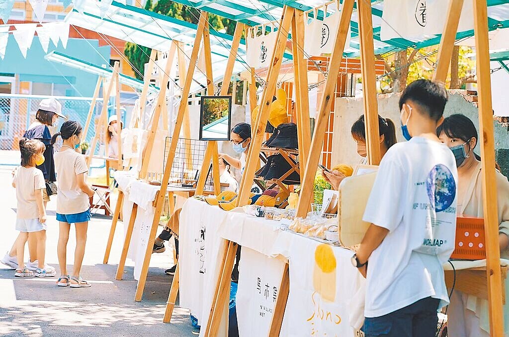 桃園市中壢區「馬祖新村眷村文創園區」開放3間眷舍空間招租。圖／文化局提供
