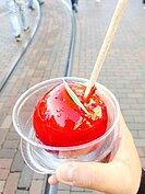 巴黎迪士尼樂園裡，白雪公主的毒蘋果。（好房News記者李玲玲/攝影）