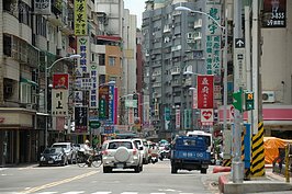 行天宮周邊生活機能不弱，以行天宮為中心呈現放射狀分布。