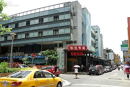 松江市場距離行天宮約十分鐘路程，市場採購在此一次可以夠足。