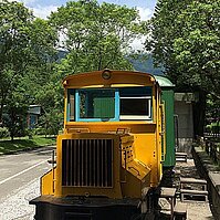 去林田山找紅衣小女孩