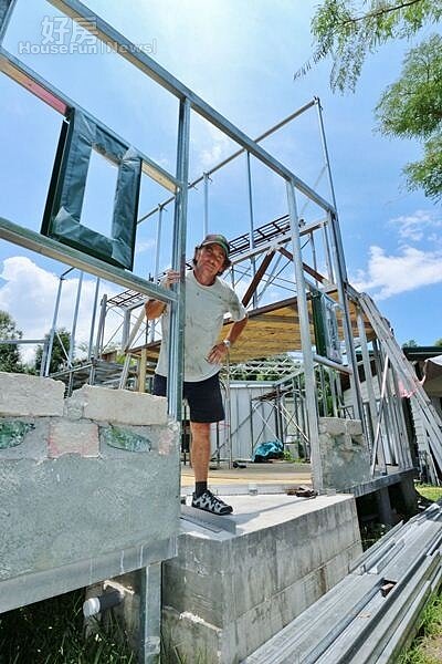 8.目前正在動工的第五間新房，羅約翰說是要自己住，也是第一棟採用鋼骨結構的紙房。