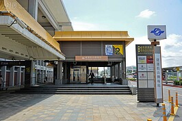 機場、捷運、美食、商店四合一，松山機場已不再僅僅搭乘飛機的地方，也可來到此地購物逛街、享受美食。（圖文／好房News記者 陳韋帆）