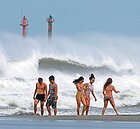 強颱浣熊影響　野柳大浪造成7遊客傷