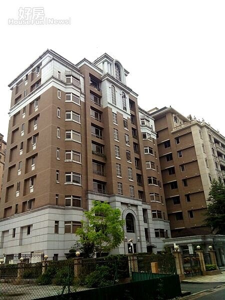 「大直麗園」隱身在大直基湖路112巷內,典雅尊貴