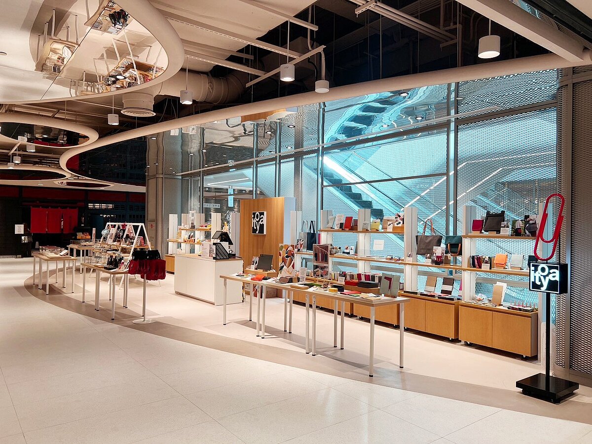 博客來旗艦書店攜手來自東京銀座的百年文具品牌「itoya伊東屋」,於Dream Plaza 5樓開設「日本伊東屋POP-UP STORE」。圖/博客來提供