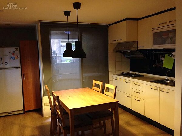 資深記者沒錢買新建案,乾脆砸60萬翻修舊宅,跟新的一樣。
(照片經屋主同意轉載)