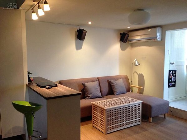 記者翻修舊宅 重舖地板還加了一個小吧檯
(照片經屋主同意轉載)