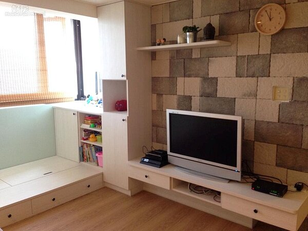 記者翻修舊宅 重舖地板還加了一個小吧檯
(照片經屋主同意轉載)