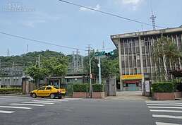 台電位於北深路上的服務所，旁邊有一處小變電站。