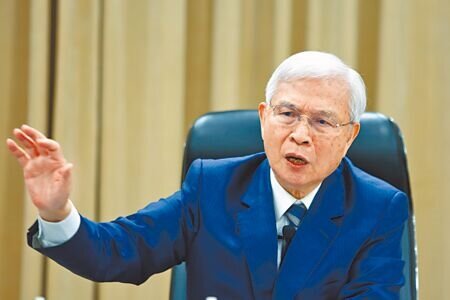 央行第7波房市管制未見鬆動,央行總裁楊金龍說,這是個「合理」的決定。(鄧博仁攝)