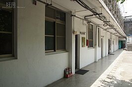 循著展覽動線，可清楚的了解當年監牢中的政治犯就醫、審問等所受的待遇。