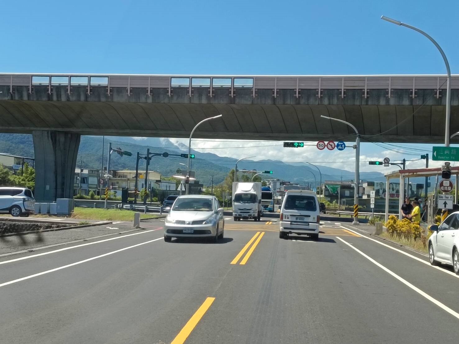 宜蘭縣政府今天辦理冬山交流道建設現地會勘,地方心急要求中央加速腳步,近日將由縣府帶隊北上拜會部長,力推冬山交流道於民國120完工。記者戴永華/攝影