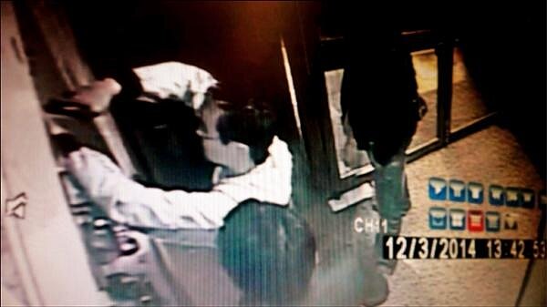 圖為監視器錄到的竊電畫面