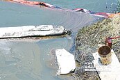 油汙客雅溪　議員將助農民求償