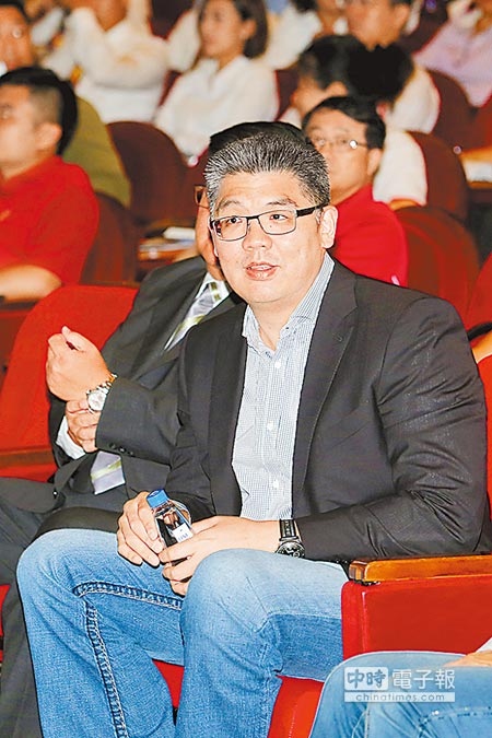國民黨台北市長參選人連勝文15日出席不動產仲介研討。（黃世麒攝） 