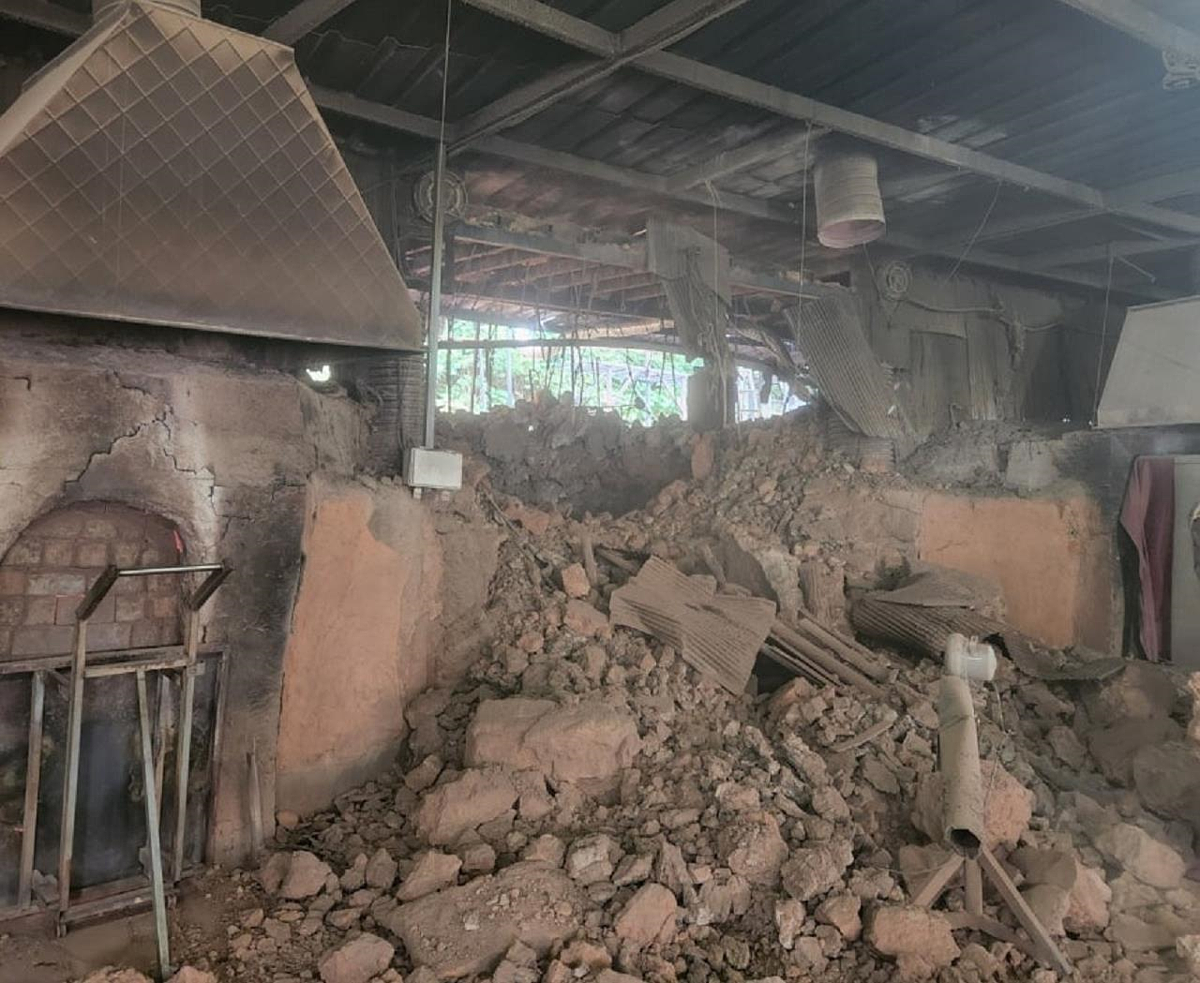 南韓京畿道楊州市長興一間木炭窯汗蒸幕27日發生瓦斯氣爆,造成近30人輕重傷,場面一度相當混亂。照片擷取自 X / aigrok11