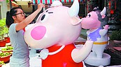 牛公仔下月出沒　善化老街變活潑