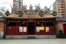 景美集應廟是當地信仰中心，也是市定古蹟。