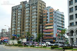 景美捷運站二號出口上方小坪數共構宅十分搶手。