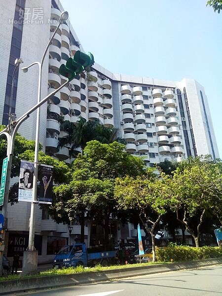 2國家大廈在安和路算是早期名宅,藝壇名人陳綾蕙曾住過。