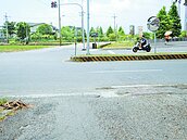 分隔島阻斷繞很遠　擬敲除6米