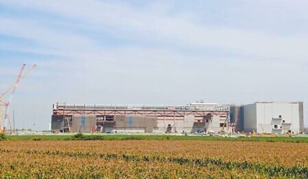 台積電嘉義廠工地1日傳出男性工人遭2萬伏特高壓電擊,送醫搶救中。(本報資料照片)