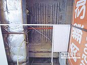 號稱五星級天花板崩塌　士東市場生意垮一半