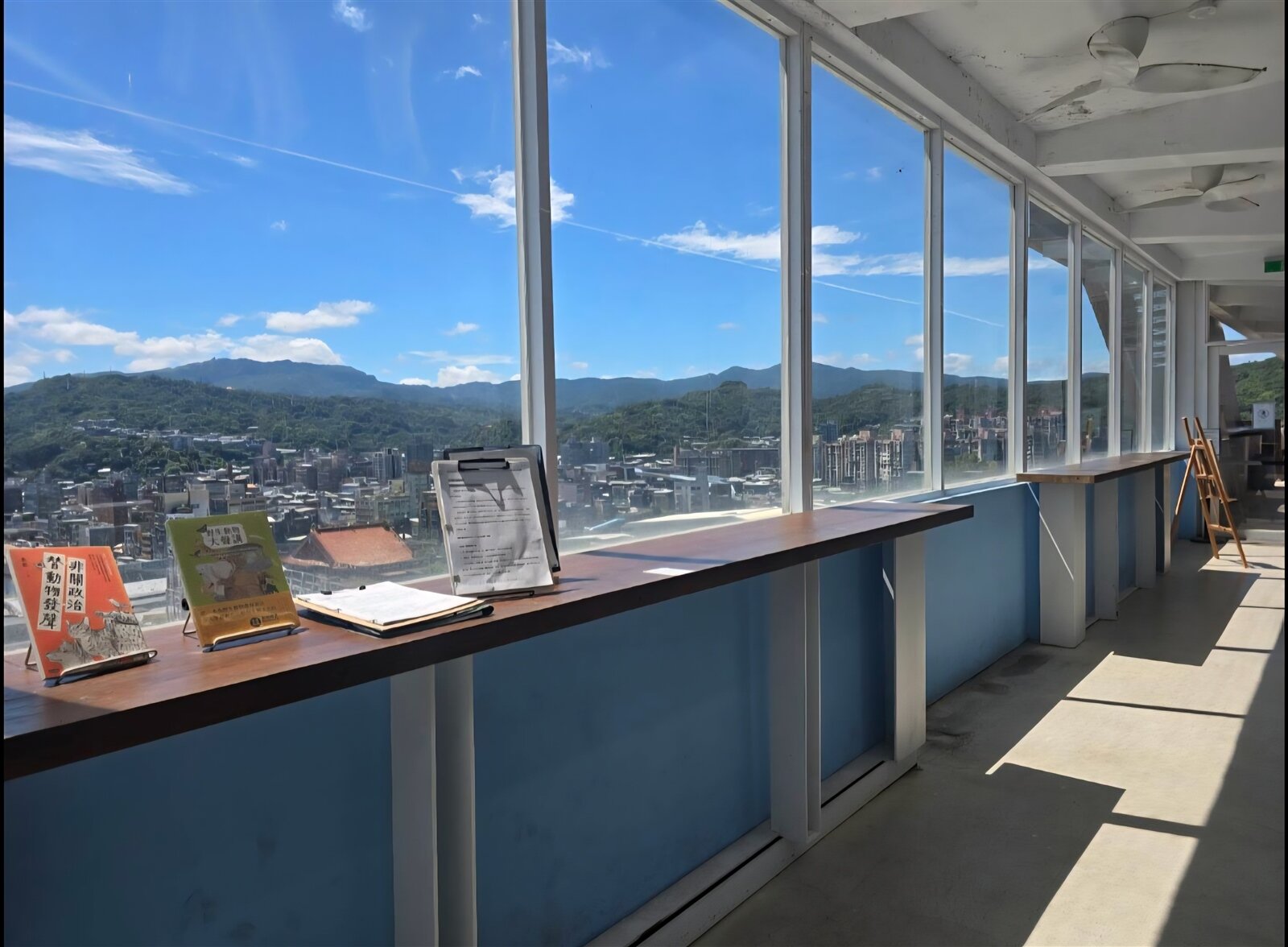 基隆太平青鳥書店營運4年宣布結束,民眾錯愕。記者游明煌/攝影