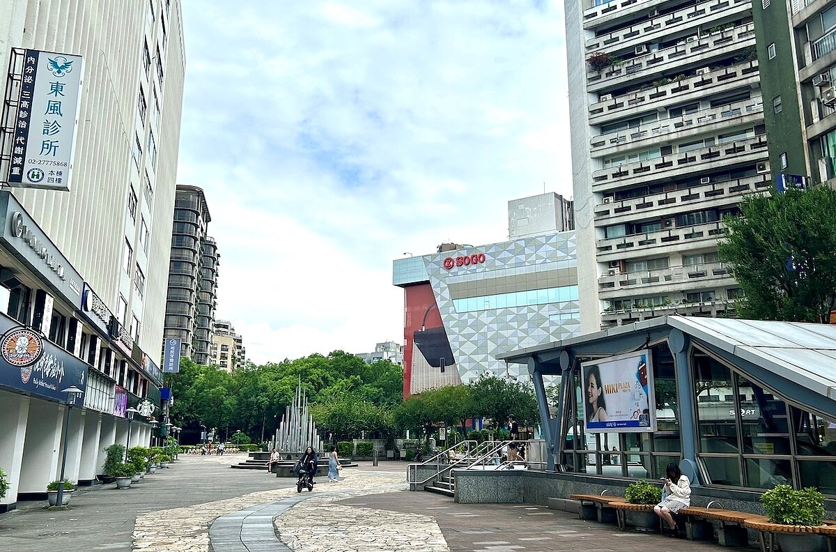 東區、敦南sogo、房市、街景。圖／好房網News記者蔡佩蓉攝影