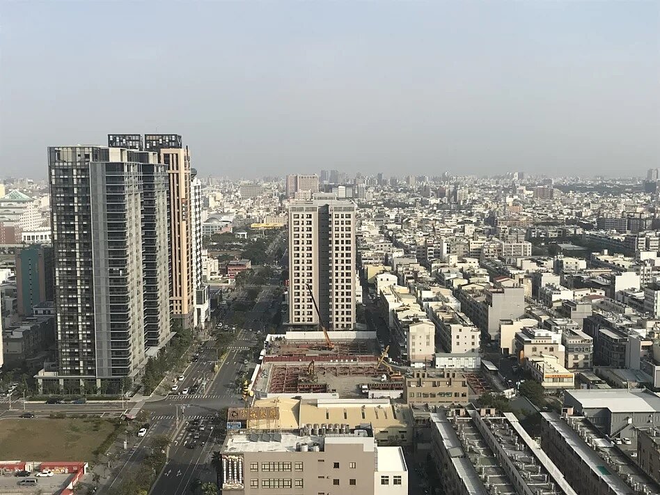 台南房市價量均呈現下跌趨勢。示意圖／記者游智文攝影 