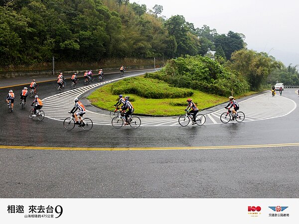 自雪隧開通後,車輛罕至的北宜公路因「九彎十八拐」的路況,已成單車族練騎最愛的地方(截自北宜公路網站)