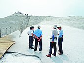 鹽山美白　學者邀遊客一起來