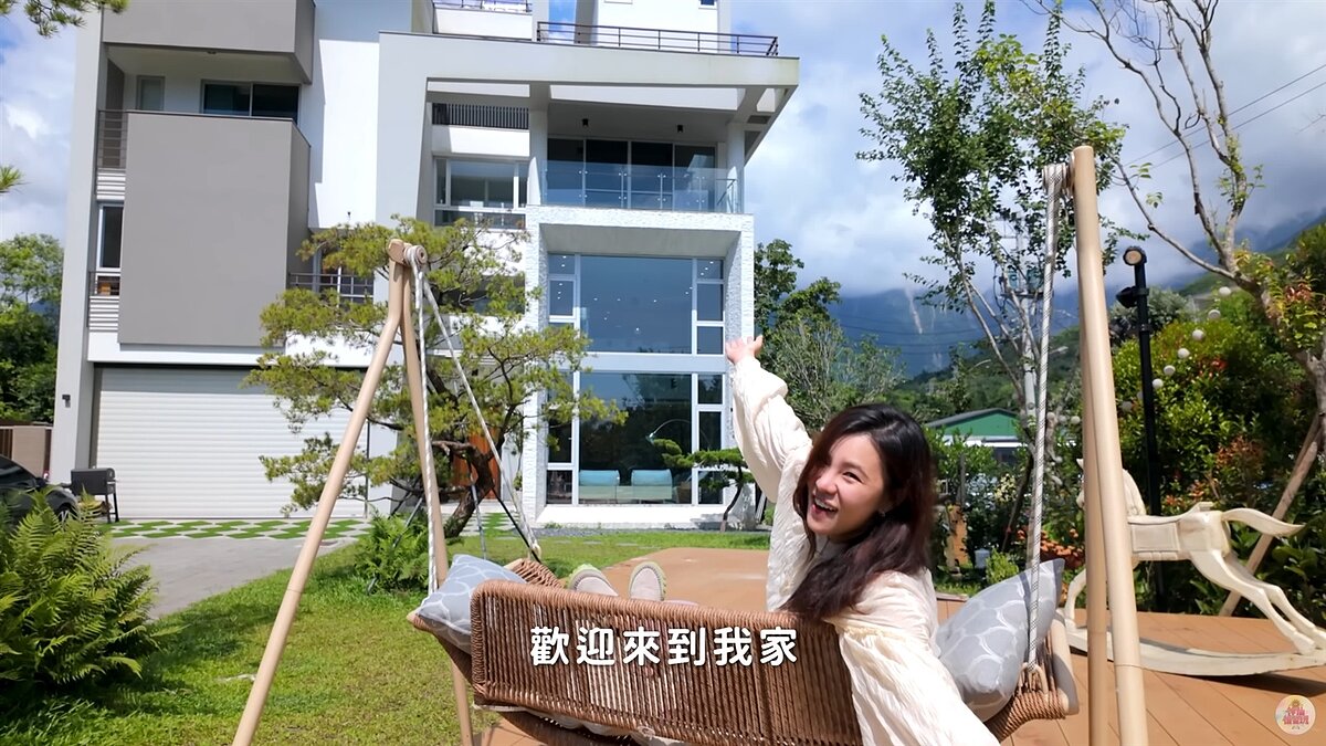 女星謝依霖（Hold住姐）首度公開位於花蓮的新家。圖／截自YouTube頻道《神仙補習班》
