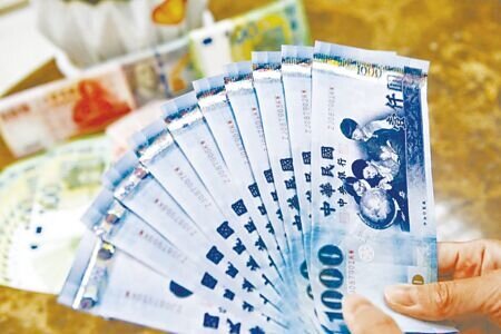
觀察全民普發現金1萬元用途分布，52.5％的勞工主要支應「民生必需品」。圖∕本報資料照片
