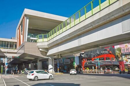 中捷「文心崇德站」周邊吸引連鎖餐飲品牌爭相插旗,生活機能完善。圖∕曾麗芳