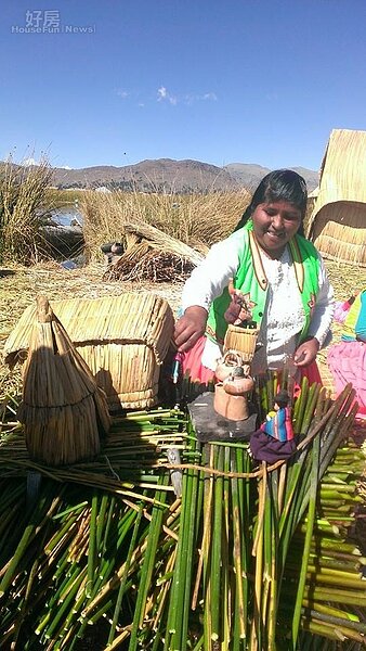 的的喀喀湖原住民編織蘆葦(網友Julianna提供)