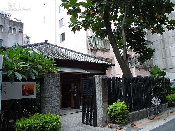 1.位於雲和街11號的「梁實秋故居」,庭院裡的麵包樹最讓梁實秋懷念。