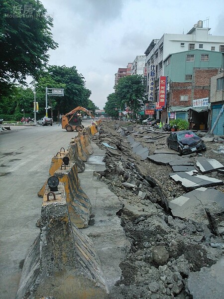 3年前的氣爆重創高雄市區。（圖／好房資料畫面）