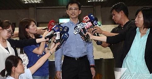 被點名為肇事元兇榮化董座李謀偉說明會快閃。(截自風傳媒新聞)