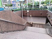 站前百貨連通道沒下文　北市府：持續溝通