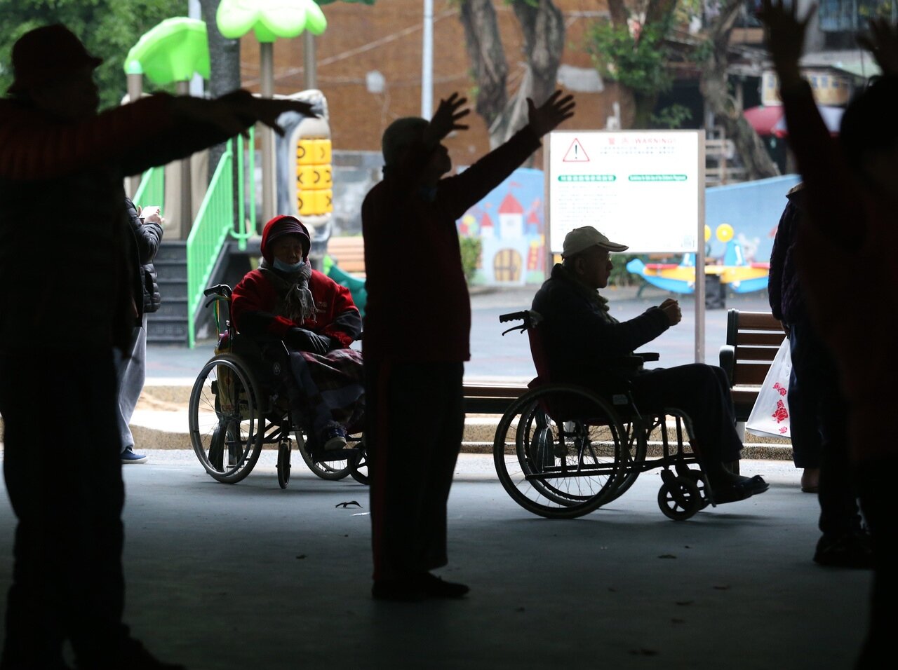 93歲的榮民迎娶張姓女子，結果婚後9天，張女就將伯伯的房子完成過戶並回旗山老家，他提告訴請離婚獲准，但被張女奪走的房產，法官認定是同意贈與，判他敗訴。示意圖。圖／聯合報系資料照片 