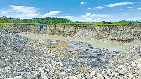 
美濃「大峽谷」事件後，高雄營建土方和廢棄物面臨無處可去的危機。圖∕本報資料照片
