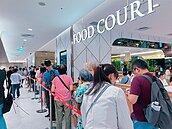 SOGO復興館美食街暌違18年大改裝　適逢連假開店10分鐘瞬間滿座