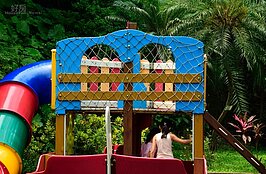 在大型遊樂園區什麼設施都要錢的現況下，兒童育樂中心提供多項遊樂設施，而且是免費入園，相形之下真的是佛心來著。