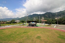 小林國小資源不見得比都市小學豐富，不過獨有的藍天、白雲、青山卻是都市小朋友難有機會體驗。