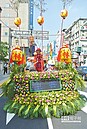 雞籠鬼怪迎賓　中元祭放水燈